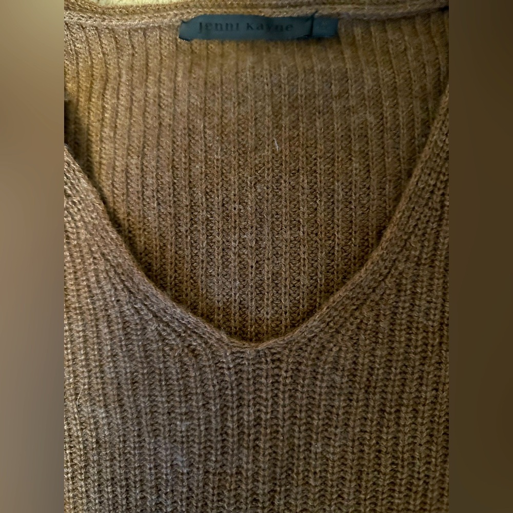 Jenni Kayne Excellent Condition V-Neck Sweater - Cashmere and Wool - Size M